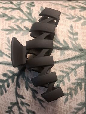 Matte Black Geometric Hair Claw Clip | Minimalist Hair Accessory | Brand New